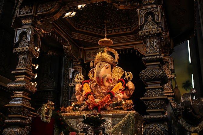 Guided Highlights of Pune Car Tour with a local (4 Hrs Sightseeing in AC Car) - Stop 4: Tulsi Baug market time for old Pune shopping