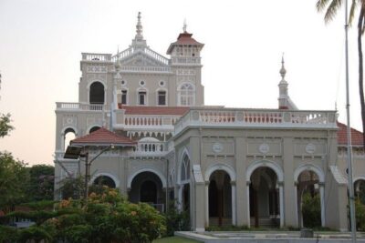 Guided Highlights of Pune Car Tour with a local (4 Hrs Sightseeing in AC Car)