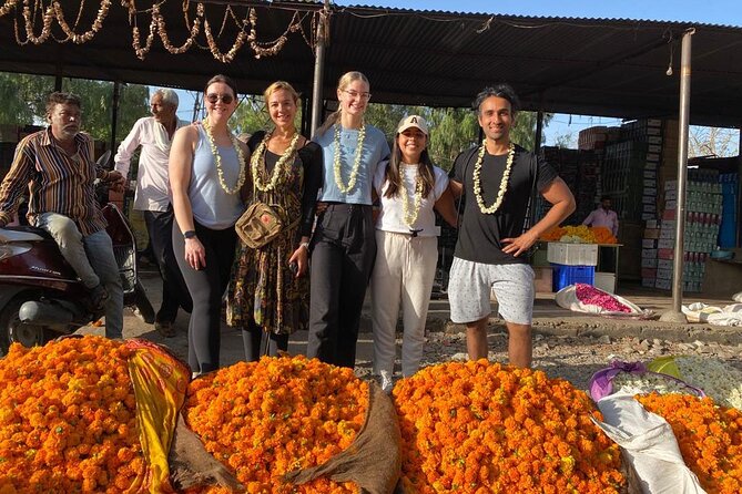 Guided Morning Bicycle Tour with Food Tasting in Jaipur - Meeting at Raj Mandir, then getting your ride style dialed in