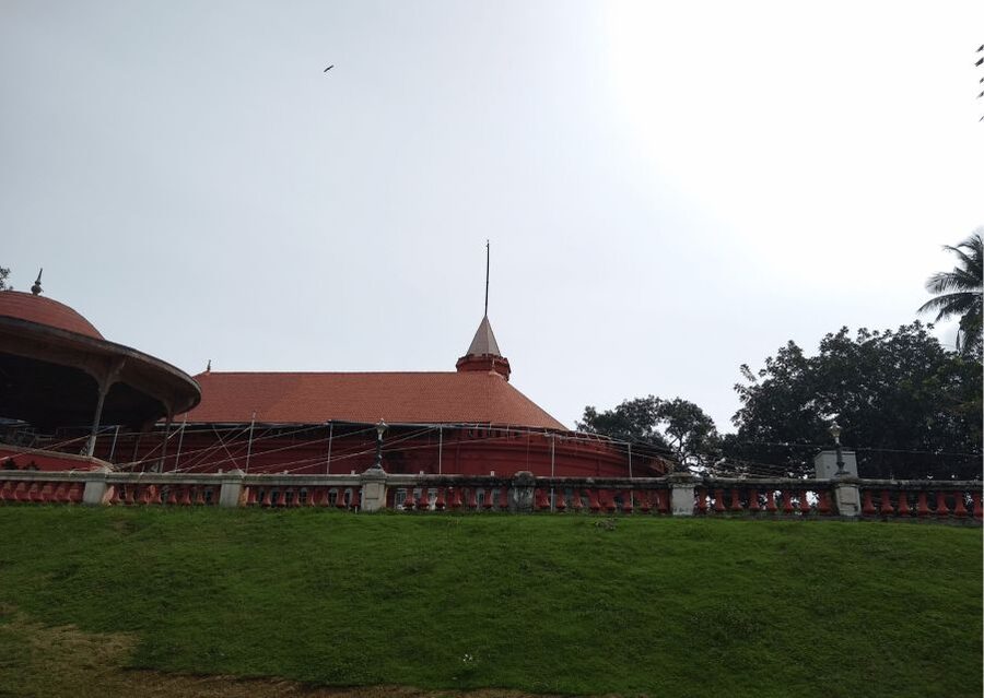 Heritage & Cultural Walk of Trivandrum Guided Walking Tour - Finish by the Kerala Government Secretariat