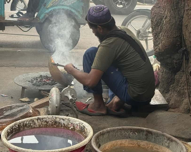 Heritage Walk & Street Food Tasting in Jaipur - Before you go: shoes, spice, and temple manners that matter