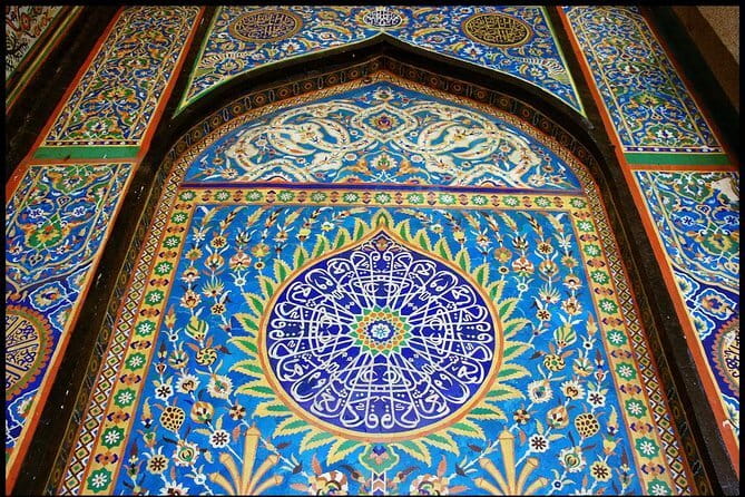 Hyderabad: A Private Full-Day Guided City Tour with Ethnic Lunch - Gulzar Houz and Char Kaman: small structures with a big story