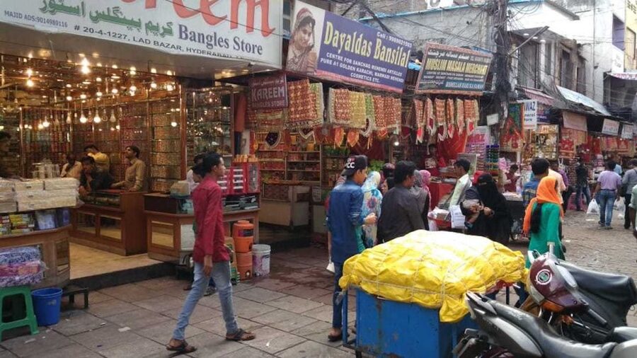 Hyderabad: Heritage Walking Tour of Old City and Charminar - Entering the Old City on Foot, starting at Charminar