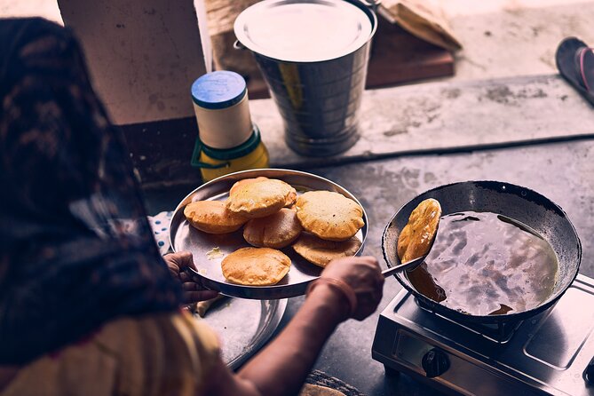 Indian Traditional Hands On Cooking Classes with local Family - The Welcome and the Spice Lesson You Can Reuse at Home