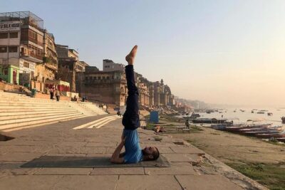 INDIVIDUAL YOGA CLASS – BEGINNER / ADVANCED Sunrise Yoga with Ayush in Varanasi