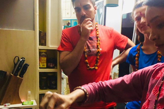Interactive Cooking Class with a Local Family in Jaipur - The 2.5 Hours: Welcome Drink, Bread Skills, Curry Work, and Dessert