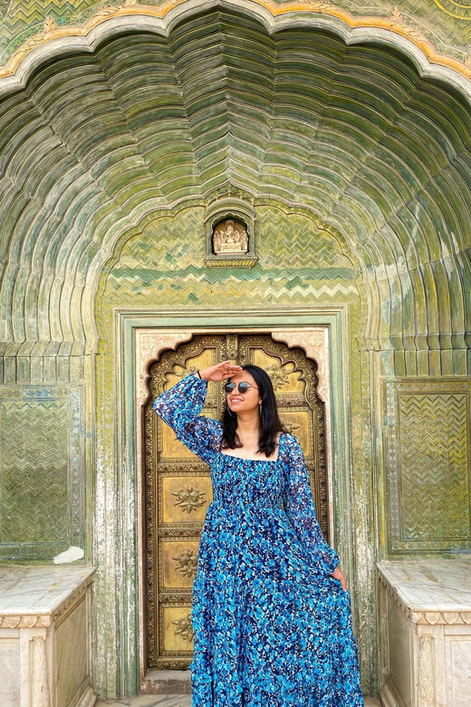 Jaipur: 2-Day City Sightseeing Tour with Cab & Guide - Transport, guide style, and how the day stays comfortable