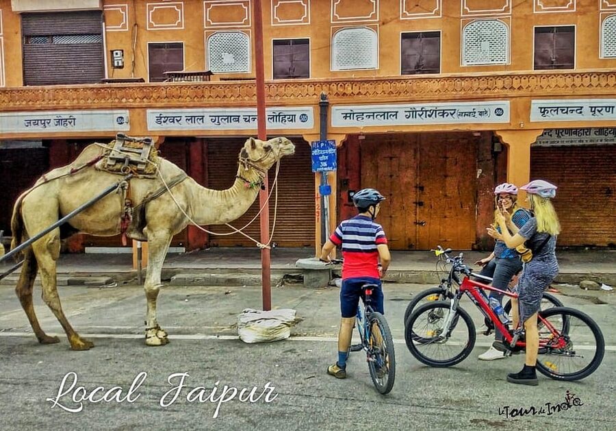 Jaipur: 3-Hour Morning Bike Tour of Jaipur Old City - Bikes, helmets, and the “stay together” plan that makes it feel safe