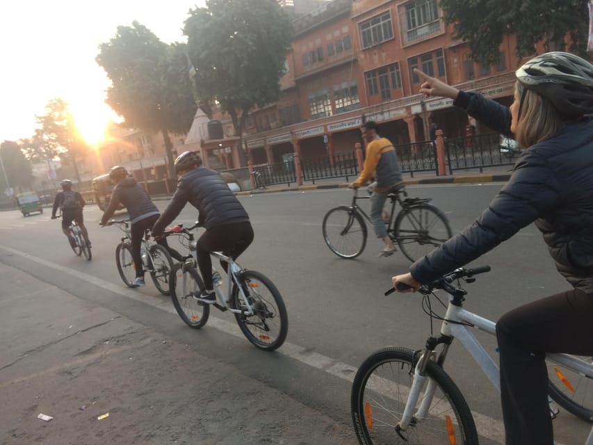 Jaipur: 3-Hour Morning Bike Tour of Jaipur Old City - Flower and vegetable markets, negotiating eye-level at bike speed