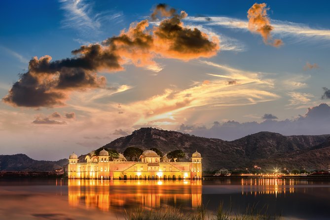 Jaipur Amer Fort, Jal Mahal & Stepwell Private Half-Day Tour - Panna Meena ka Kund stepwell: symmetry you can actually photograph
