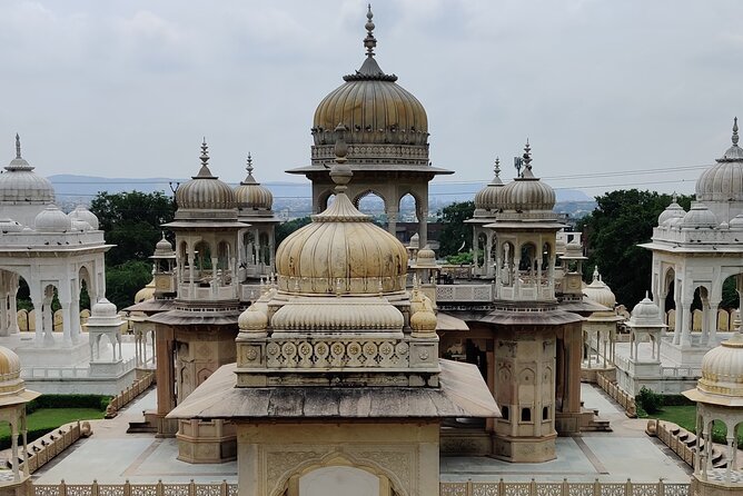 Jaipur City Day Trip from Delhi with Buffet Lunch - City Palace plus buffet lunch: museum time with a good reset