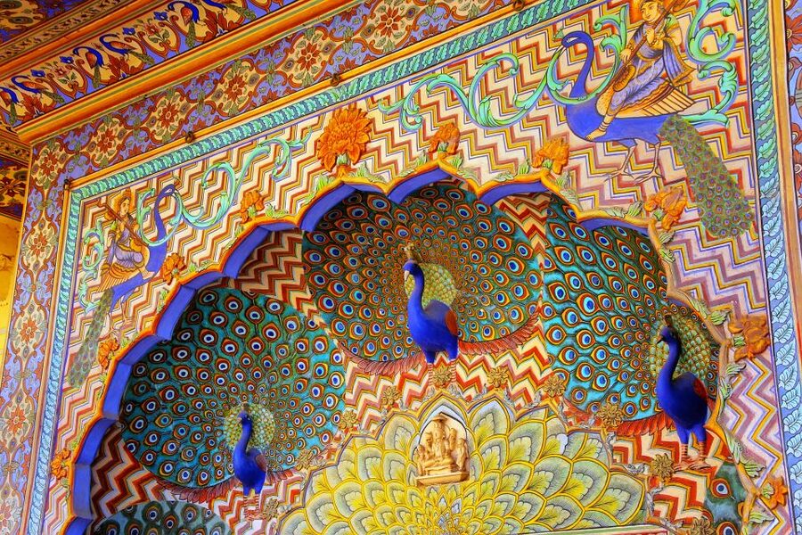 Jaipur City Tour: City Palace, Jantar, Hawa & Jal Mahal - Lunch at a local multi-cuisine restaurant: a practical break in the middle