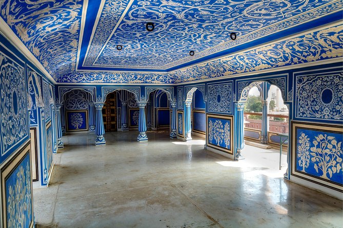 Jaipur Day Trip from Delhi by Car or Train - All Inclusive - What makes the guides and drivers so important here