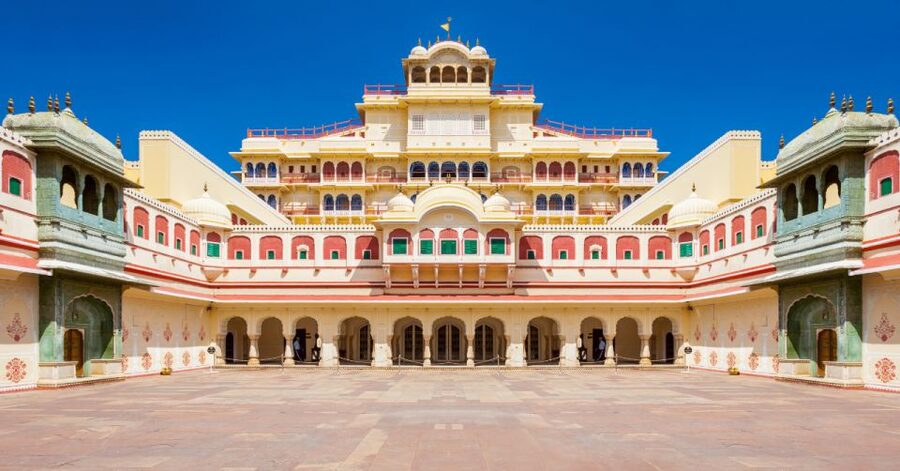 Jaipur: Full-Day Private City Tour by Car with Guide - Comfort, solo travel ease, and what to bring