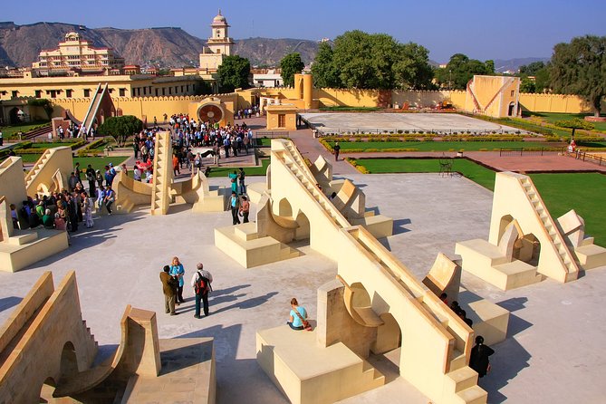 Jaipur Guided City Tour: City Palace, Jantar, Hawa & Jal Mahal - A 5-hour Jaipur loop that actually works