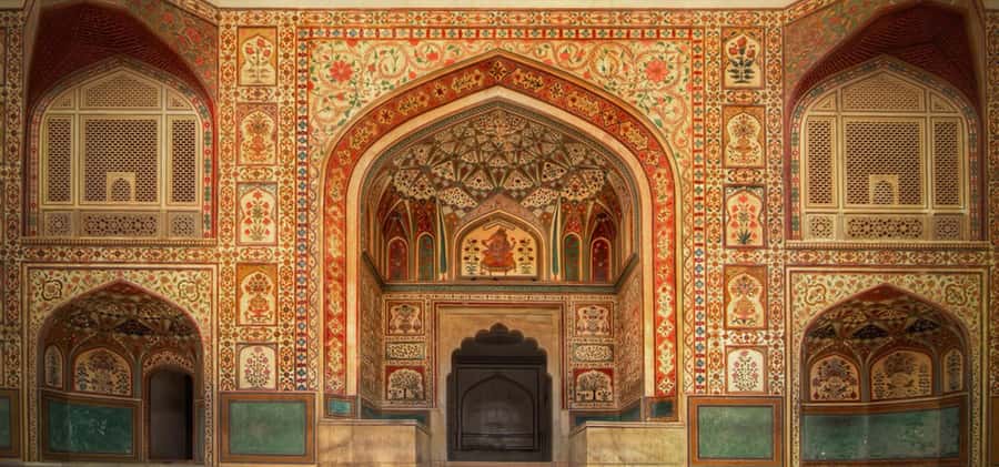 Jaipur: Half-Day or Full-Day Tour with Flower Market - Royal Gaitor Tumba: A Quiet Pause With Jaipur Traditions