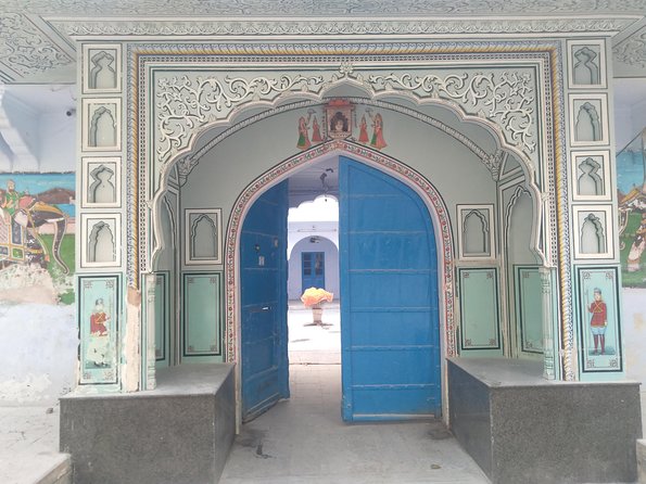Jaipur Heritage Walking Tour - Local life, Havelis and Temples - Govind Devji Temple Aarti: One Ceremony, Big Meaning