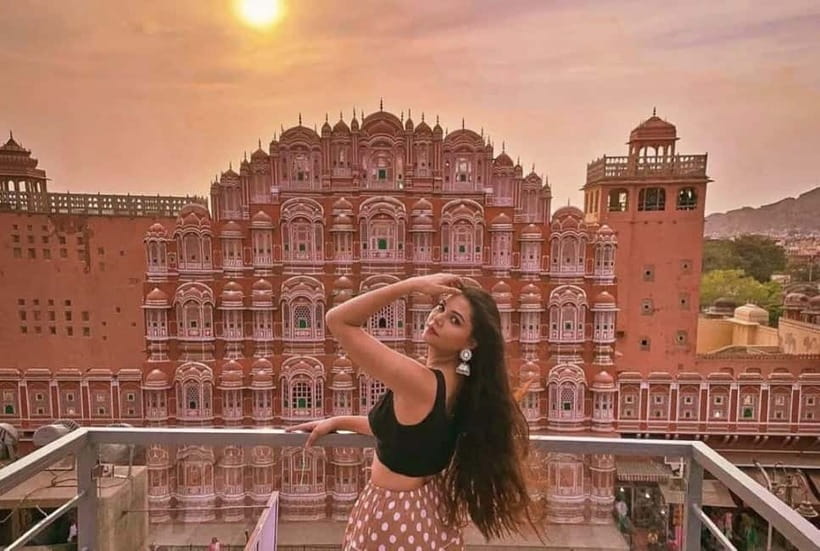 Jaipur: Instagram Tour of The Top Photography Spots - The air-conditioned private car that actually protects your energy