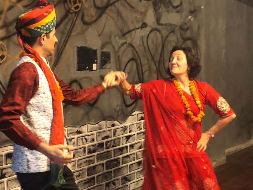 Jaipur: Namaste Bollywood l Dance like a Star - Traditional outfits for women: worth the extra cost if you want the full Bollywood look