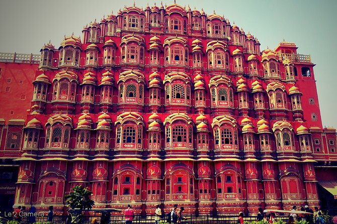 Jaipur Pink City Private Day Trip from Delhi with transfer - Hawa Mahal: 953 windows and a quick lesson in royal design