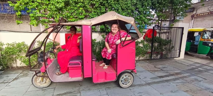 Jaipur Private City Tour with a Women-Driven E-Rickshaw Ride - Why a women-driven e-rickshaw is a smart way to see Jaipur