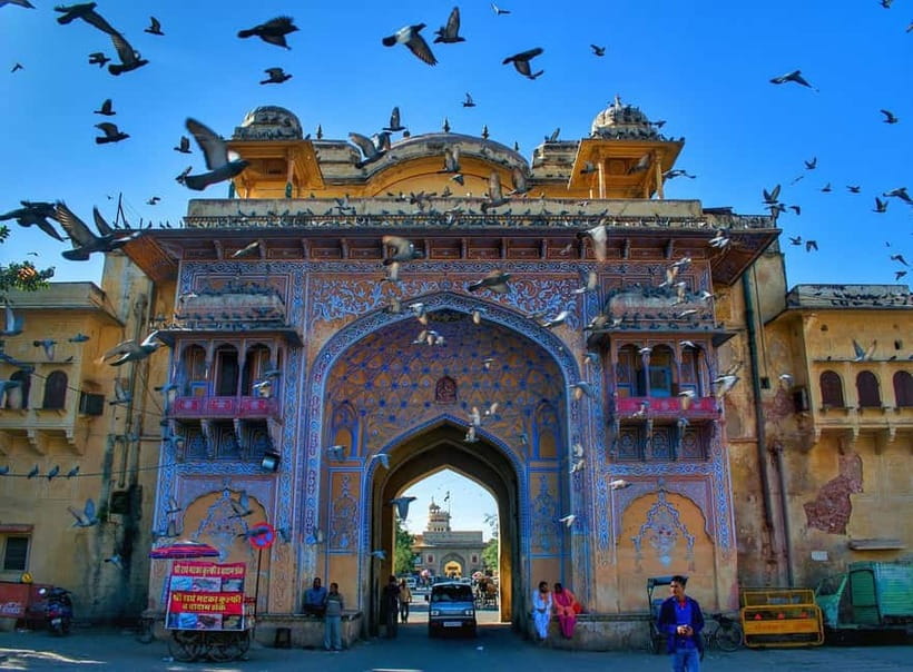 Jaipur: Private Evening Tour with Monkey Temple Sunset - Getting your bearings in Jaipur, then watching it change after 6 PM
