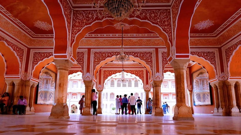 Jaipur: Private Full Day City Sightseeing Tour with Guide - Gaitor Ki Chhatriyan: a calmer final cultural stop