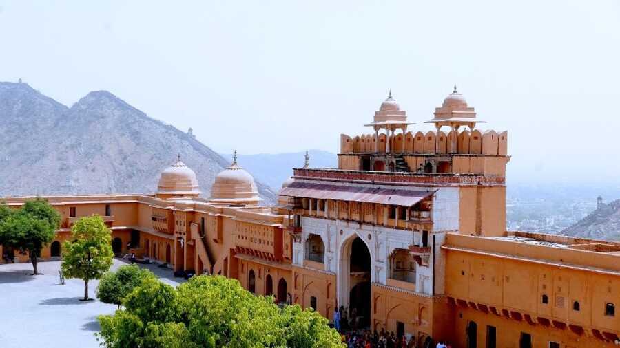 Jaipur: Private Full Day City Sightseeing Tour with Guide - What lunch and shopping add, and how to make them work for you