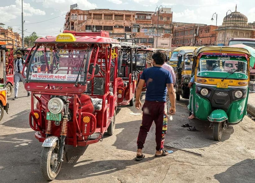 Jaipur: Private Full-Day City Tour By Tuk-Tuk with Pick-Up - Hawa Mahal at First Light: 30 Minutes to Get the Photos Right