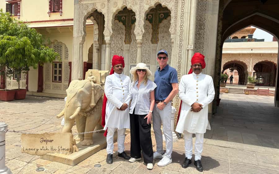 Jaipur: Private Full-Day Guided City Tour - Hawa Mahal lattice views, then Panna Meena Kund’s step-well calm