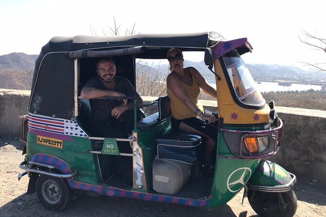 Jaipur Private Full-Day Sightseeing Tour by Tuk-Tuk with Pickup - City Palace: where Rajasthani and Mughal design meet