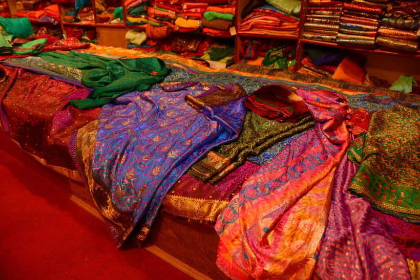 Jaipur: Private Shopping Tour with Block Printing Workshop - Pickup, tuk-tuk (or car), and how the day usually feels