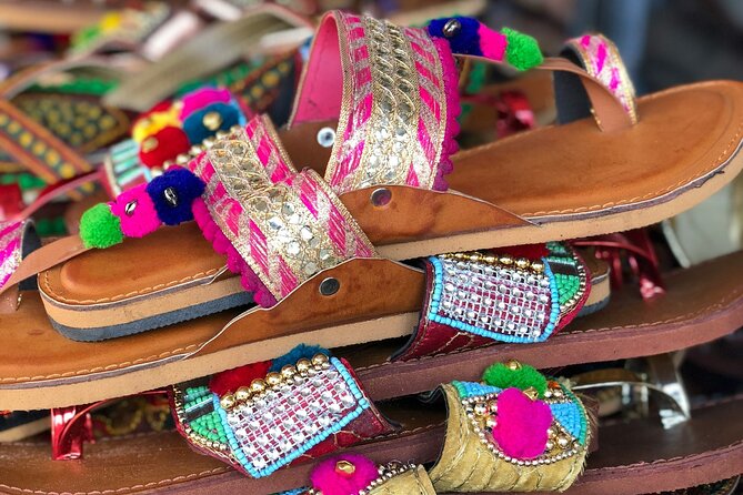 Jaipur Private Shopping Tour with Pickup - Stop 5: Jeypore Souvenirs for Rajasthani gifts and home décor