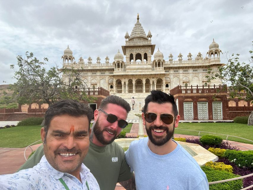 Jodhpur: Mehrangarh Fort and Blue City Private Guided Tour - Ghanta Ghar clock tower and Kunj Bihari Temple