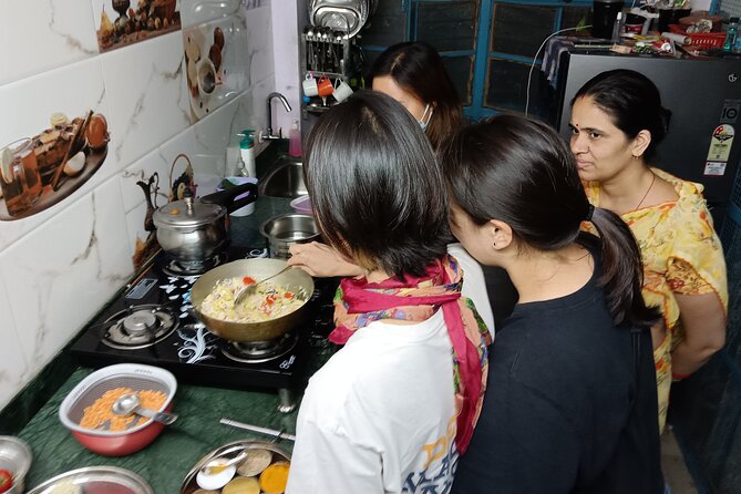 Jodhpur Private Cooking Class With Family - Hygiene and comfort in the kitchen