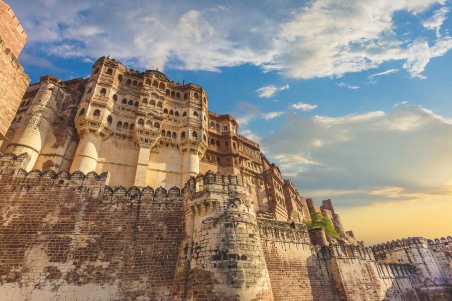 Jodhpur: Private Mehrangarh Fort and Blue City Day Tour - Jaswant Thada and the stepwell: quiet marble meets engineering that still works