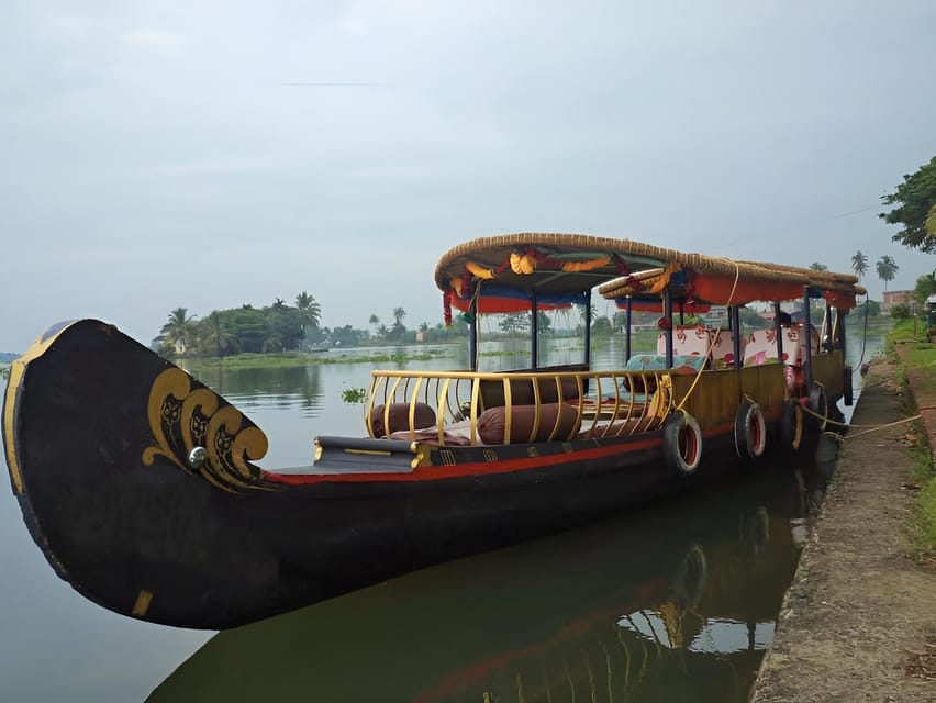 Kerala: Alappuzha River Cruise with Village Walk - Your guide and boatman: when the narration helps most