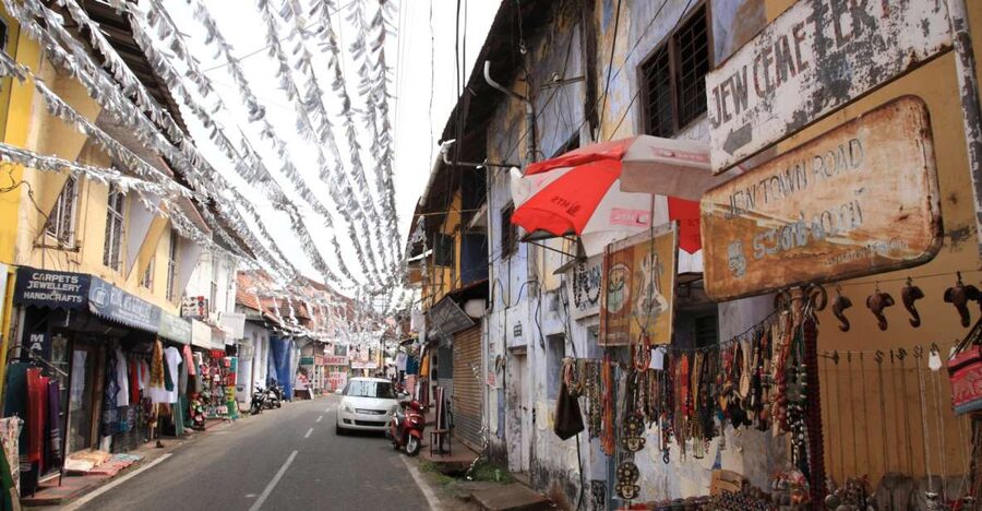 Kochi: Jewish Town Guided Walking Experience - Starting Point Options in Mattancherry, pick the vibe you like