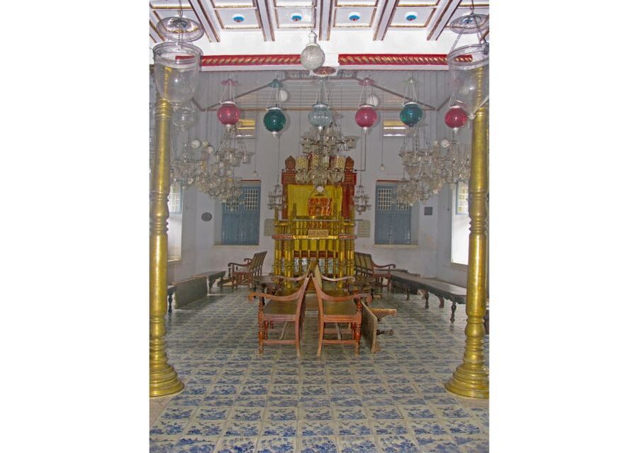 Kochi: Jewish Town Guided Walking Experience - Royal Mattancherry Palace visit, why that first stop matters