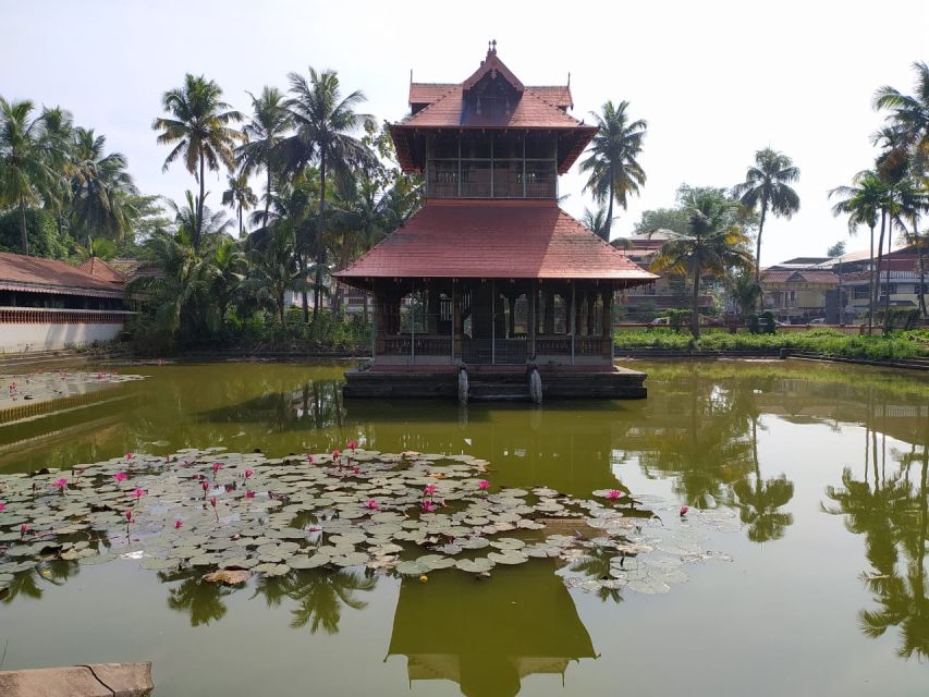 Kochi: Private Tuk-Tuk City Tour with Hotel Pickup - Chinese Fishing Nets and the Church Stops: What to Look For