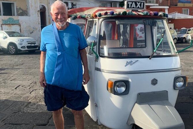 Kochi Sightseeing Tuk-Tuk Tour with Pickup From Cruise Ships - Stop 6: Mattancherry Palace, Portuguese and Dutch labels in one building