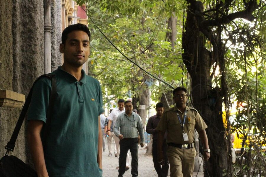 Kolkata: A Sea of Faces and A Thousand Places - A classic yellow taxi to College Street, the intellectual pulse of Kolkata