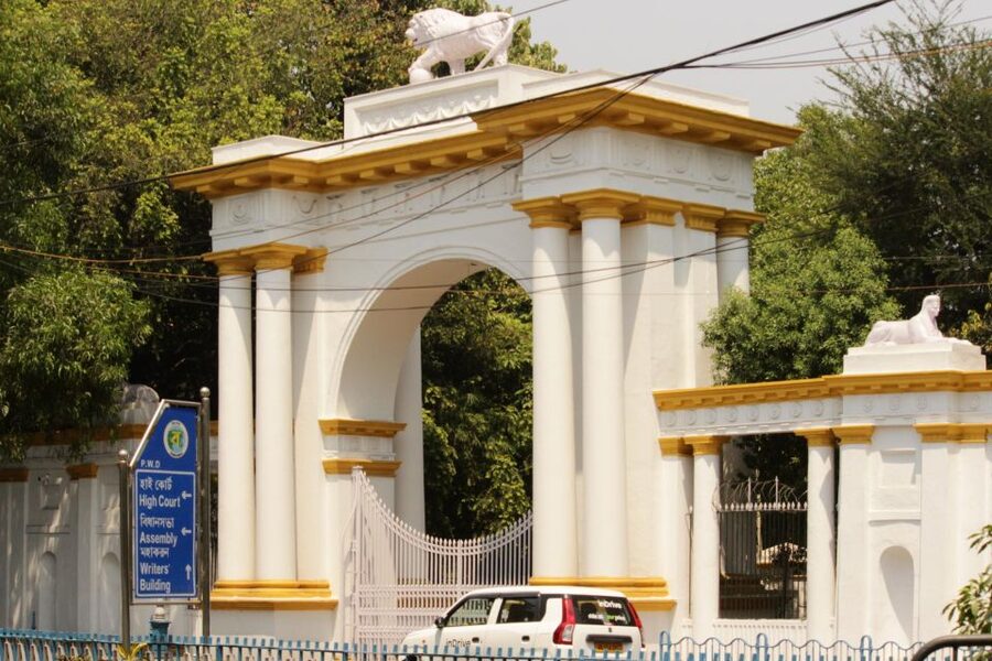 Kolkata: A Sea of Faces and A Thousand Places - B.B.D. Bagh and Dalhousie Square, the Victorian setup that makes everything else click