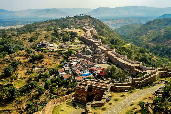 Kumbhalgarh & Ranakpur Day Trip from Udaipur with Guide and Lunch - Private pickup and A/C comfort from anywhere in Udaipur