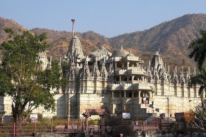 Kumbhalgarh & Ranakpur Day Trip from Udaipur with Guide and Lunch - Lunch during the day, and how to keep it stress-free