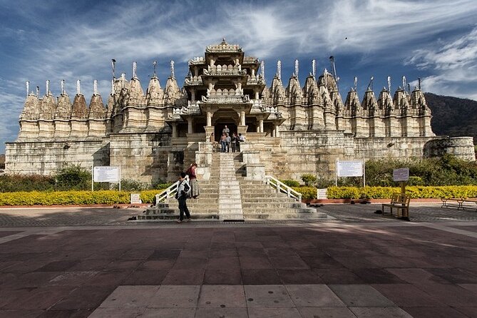 Kumbhalgarh & Ranakpur Day Trip from Udaipur with Guide and Lunch - Who this Kumbhalgarh and Ranakpur private day trip is for