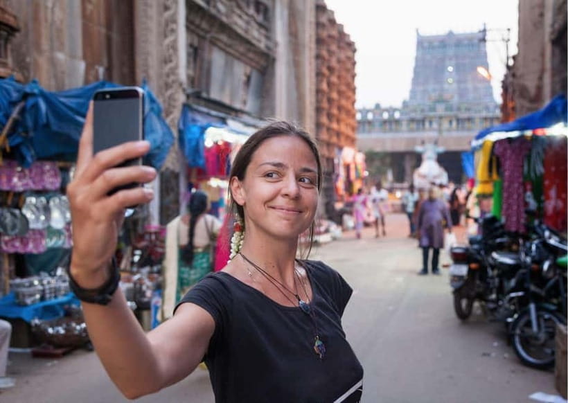 Madurai: Heritage & Cultural Trails Guided Walking Tour - Market Walk With Shops, Eateries, Craft Vendors, and Apparel