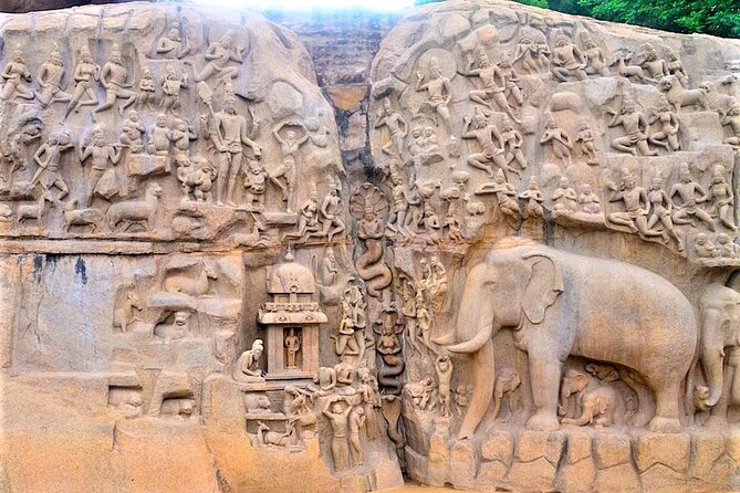 Mahabalipuram walking tour by tourism ministry approved company - Krishna’s Butter Ball: the granite boulder that makes you question gravity