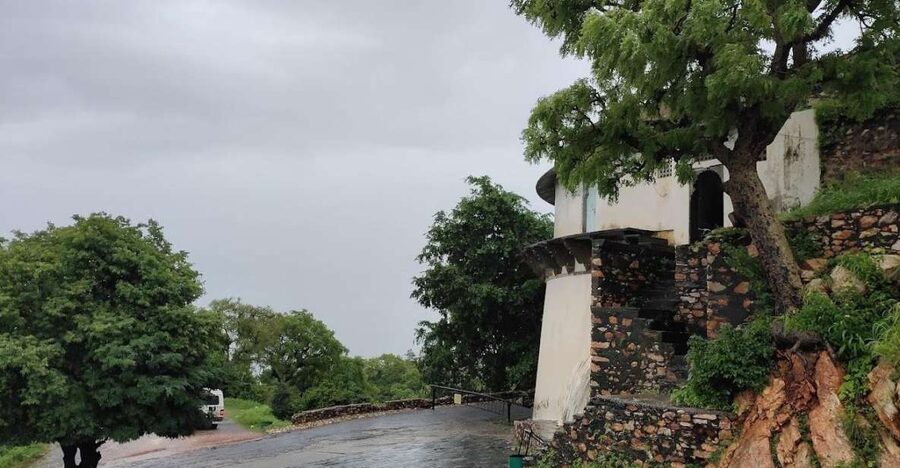 Monsoon Palace (Sajjangarh) E-bike Trail - Rain-Season Magic at the Summit: Udaipur Lakes and the Aravallis