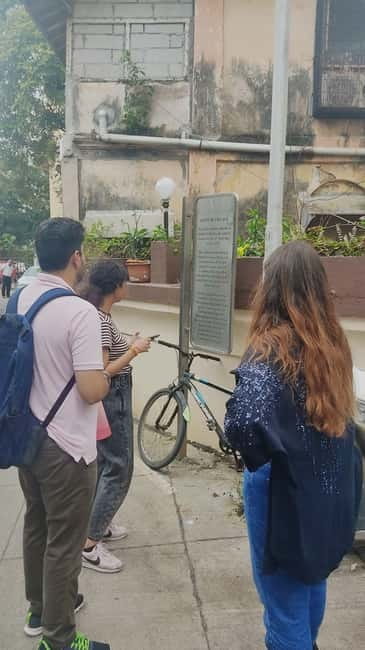 Mumbai: 2-Hour Guided Bandra Walking Tour - Walking Comfort: How to Prepare for a 2-Hour Neighborhood Tour